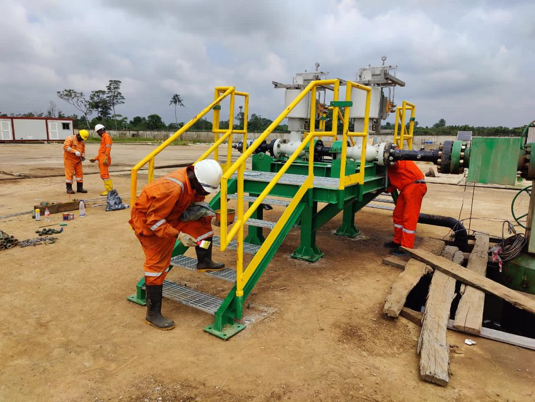 Dyelkyen team working on pipeline project